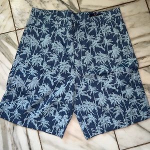 Vineyard Vines Mens Palm Tree Shorts. Breaker Short, Size 34.